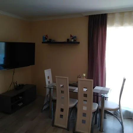 Feniks Appartement *