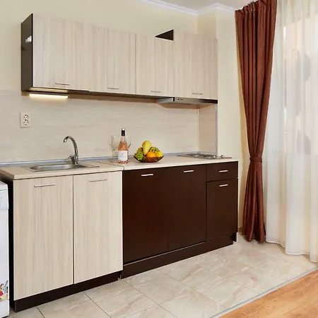 Feniks Appartement *