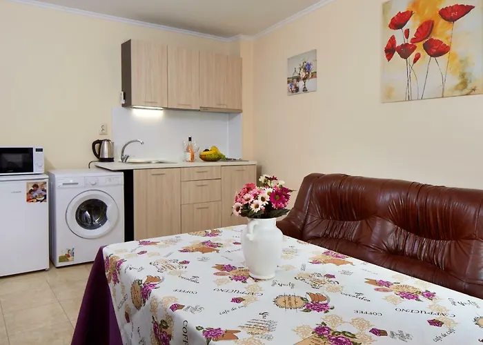 Feniks Νεσέμπαρ