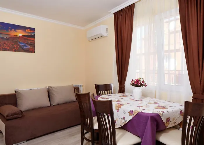 Feniks * Νεσέμπαρ