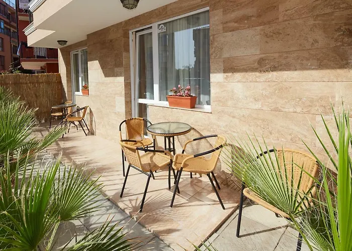 Feniks Νεσέμπαρ