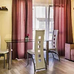 Feniks Apartment *