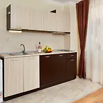 Feniks Apartment *