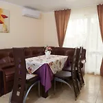 Feniks Apartment *