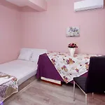 Apartment Feniks *