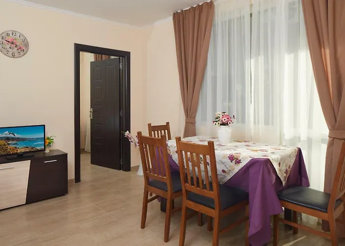 Feniks Appartement *