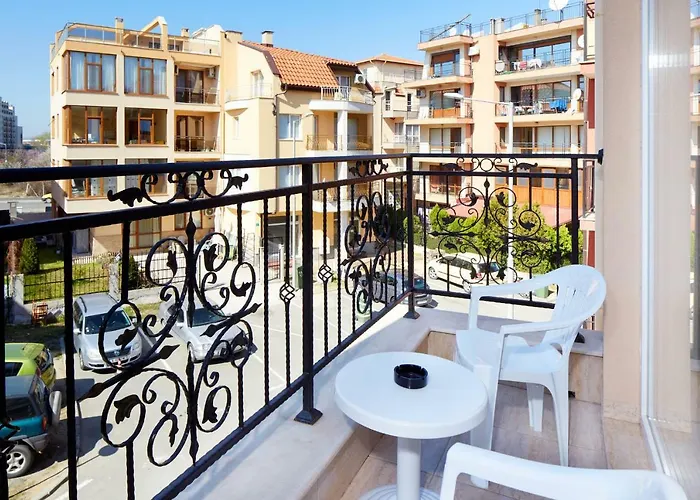 Feniks Appartement *